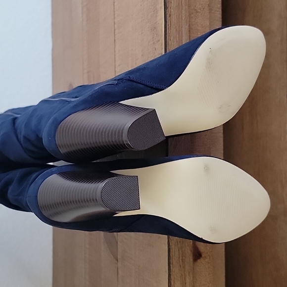 JustFab - Karlana navy boots, wide width size 7. - Picture 7 of 10